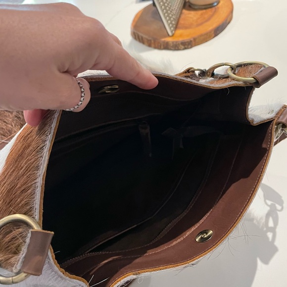 Cowhide handbag - Picture 3 of 3